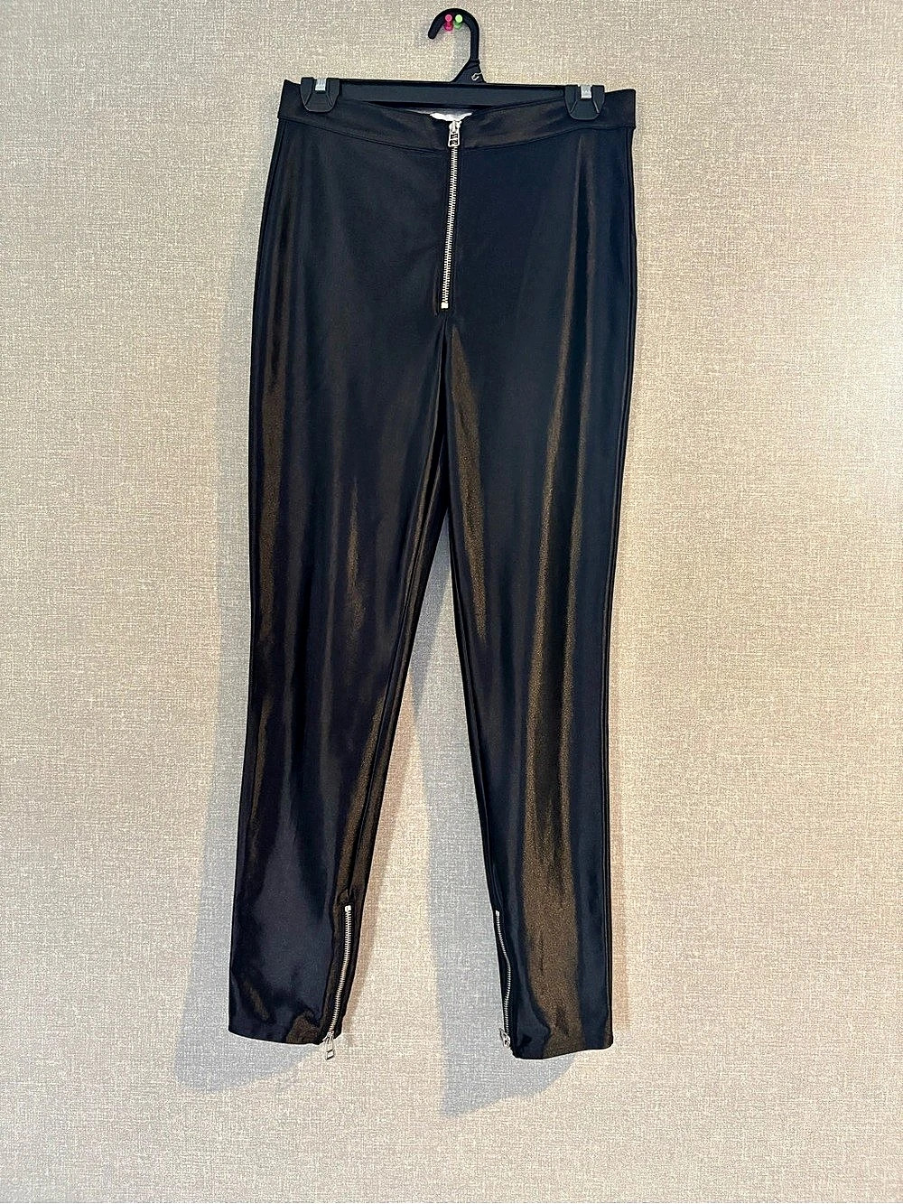 Urban Outfitters Black Zipper Leggings Size Medium Like New